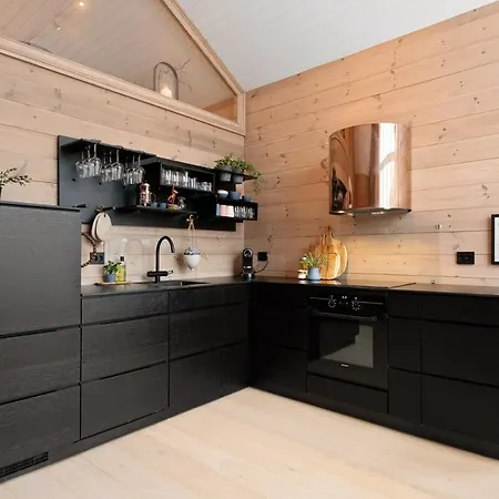 Idyllic At Strandafjellet Странда