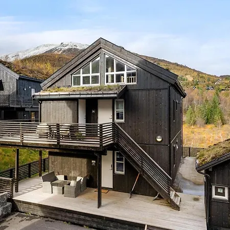 Idyllic At Strandafjellet Странда