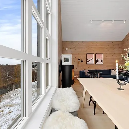 Idyllic At Strandafjellet Lejlighed